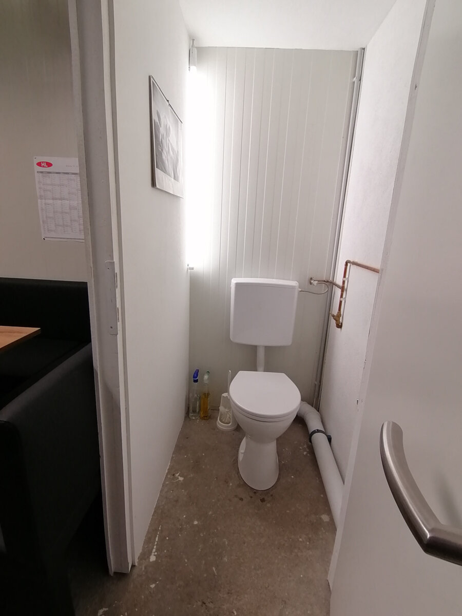 sanierte Toilette von Geyer Sanitär und Installationen in Schlierbach