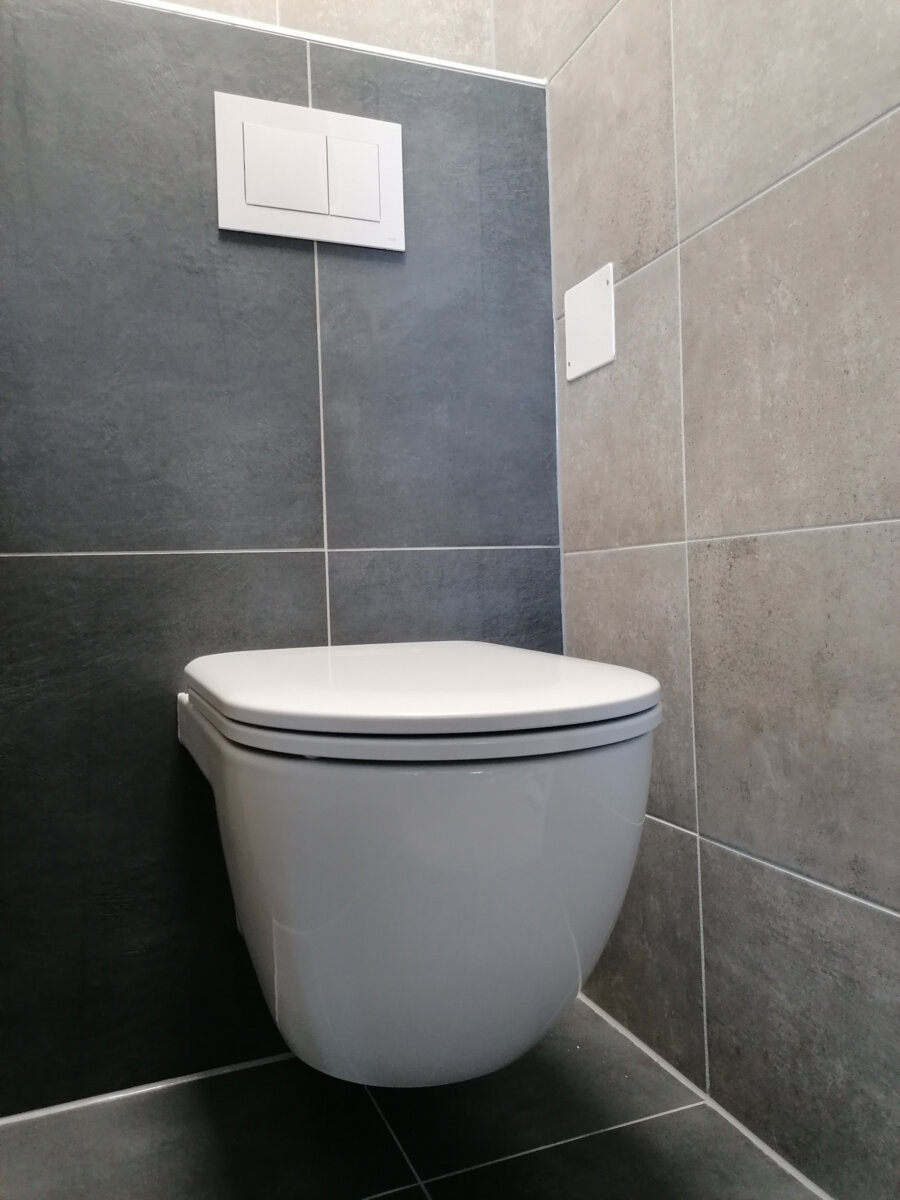 umgebaute Toilette von Geyer Sanitär und Installationen